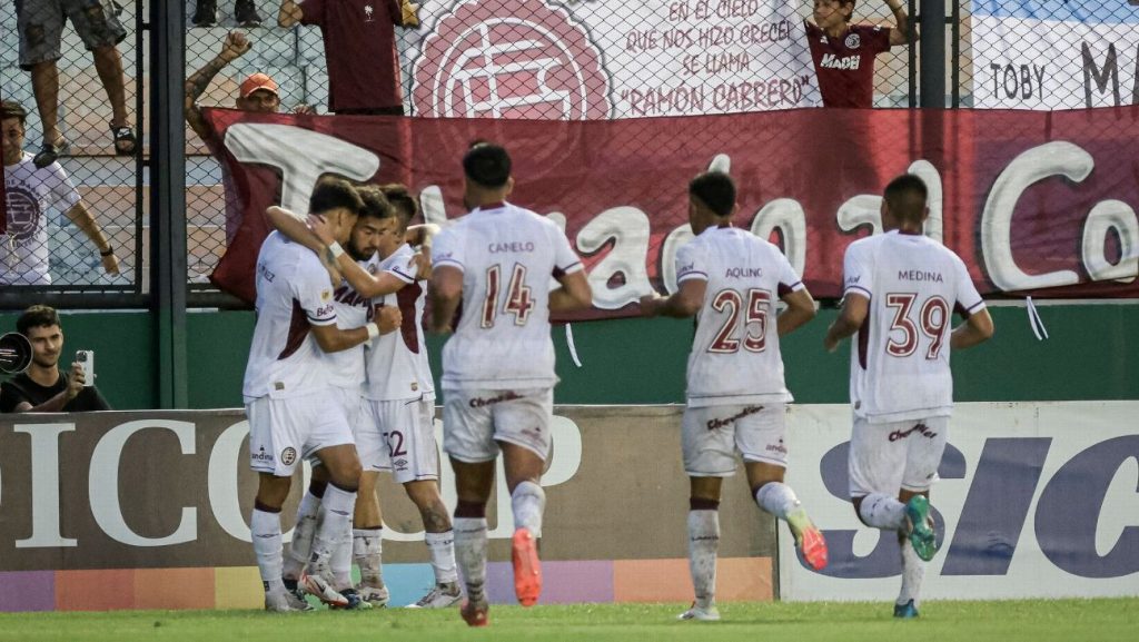 Lanús goleó a General Lamadrid y avanza en la Copa Argentina
