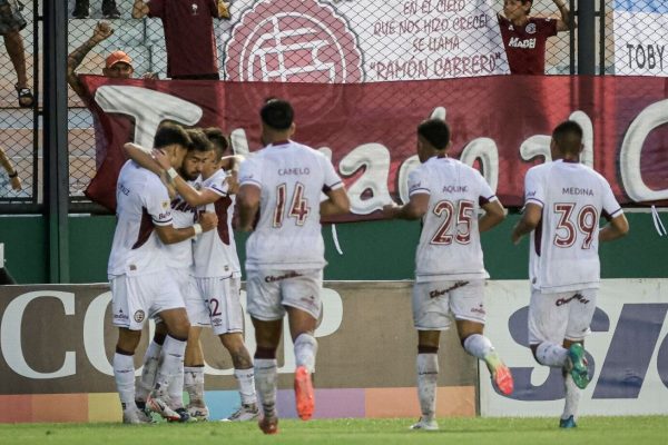 Lanús goleó a General Lamadrid y avanza en la Copa Argentina