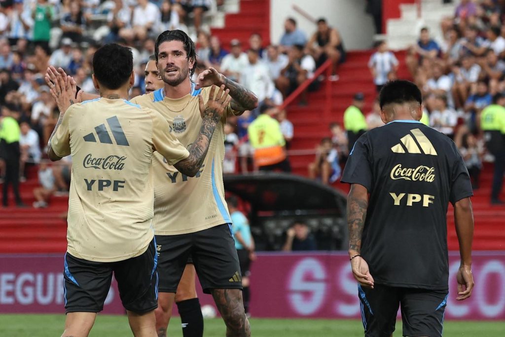 De Paul aseguró que está a disposición para jugar ante Brasil