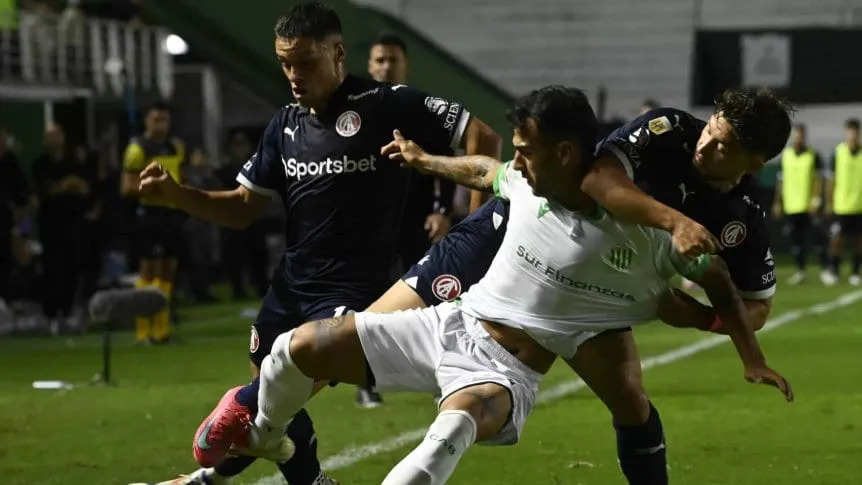 Banfield e Independiente completaron el partido en cero