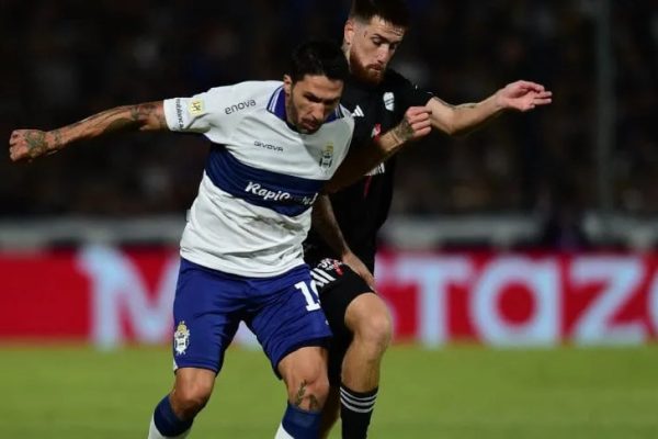 Sobre el final Gimnasia amargo a Riestra y rescató un punto