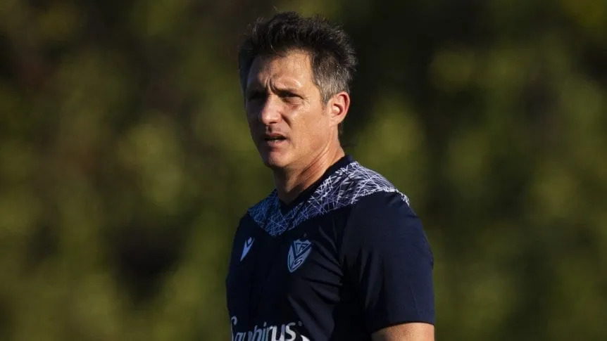 En el arranque de la era de Guillermo Barros Schelotto, Vélez recibe a Riestra