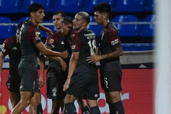 Huracán profundizo la crisis de Vélez y Domínguez presentó la renuncia