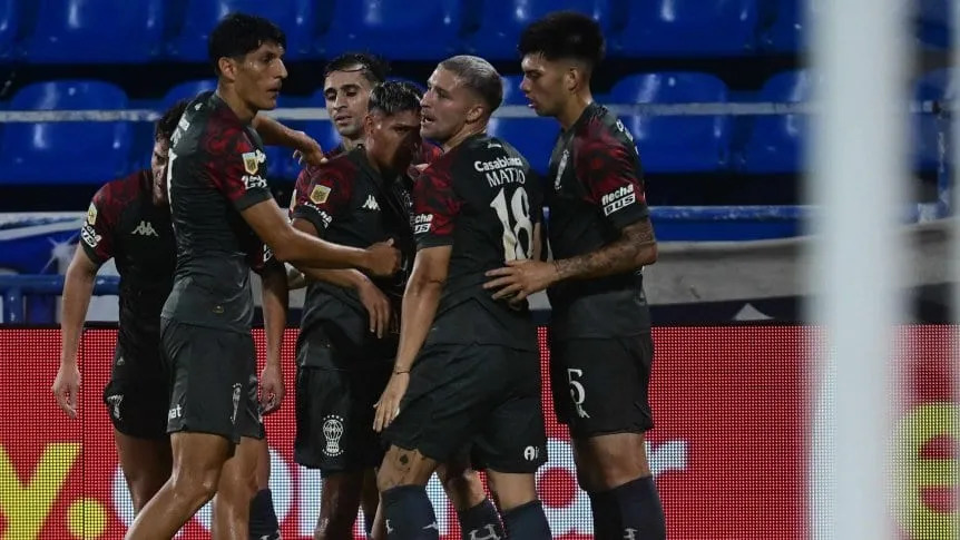 Huracán profundizo la crisis de Vélez y Domínguez presentó la renuncia