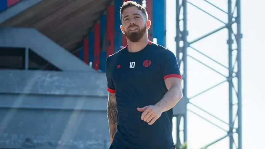 Russo recupera a Muniain para recibir a Independiente