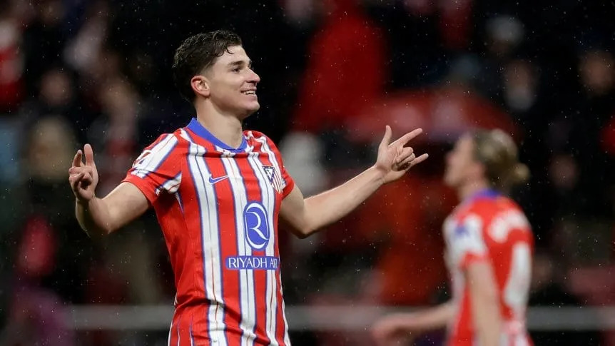 De la mano de Julian Álvarez, Atlético de Madrid ganó y es único líder de la Liga
