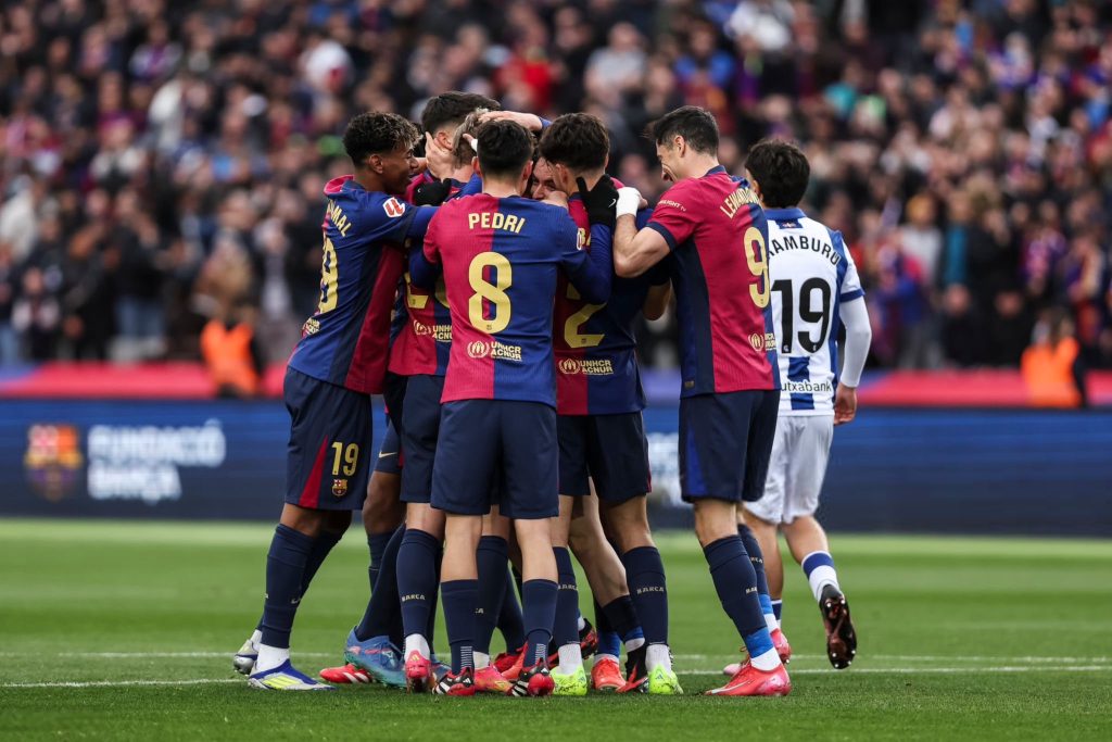Barcelona goleó a Real Sociedad y recuperó la cima de la Liga de España