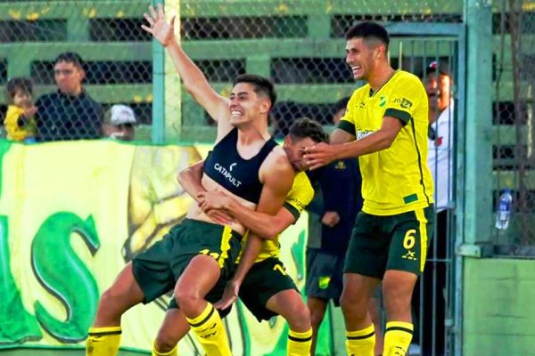 Defensa y Justicia ganó y dejo sin invicto a Estudiantes