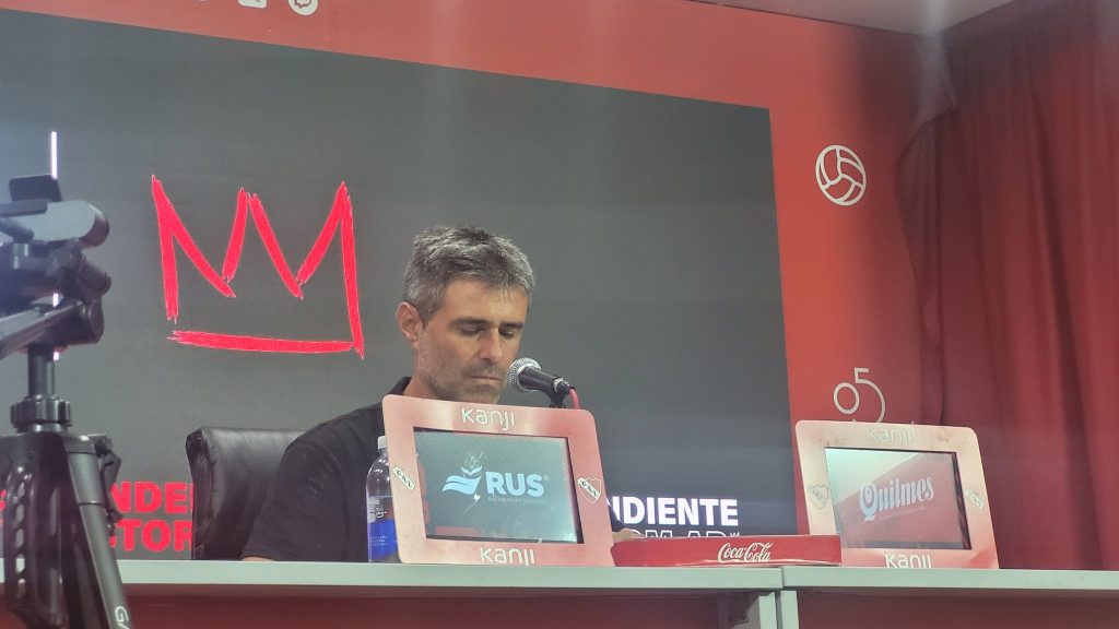 La respuesta de Vaccari a la queja de Costas: “Me toca dirigir al tercer grande del fútbol argentino”