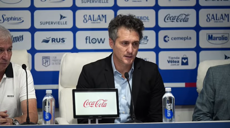 Guillermo Barros Schelotto fue presentado como DT de Vélez: “Es un orgullo estar en el lugar donde dirigió Carlos Bianchi”