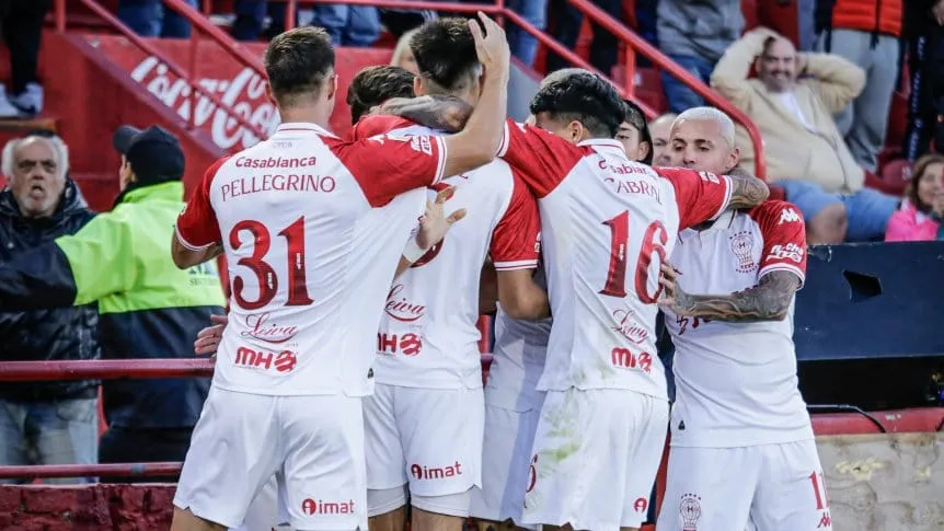 Huracán fue una maquina y goleó a Racing de Montevideo