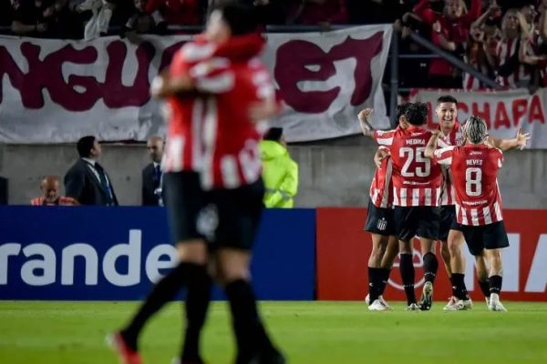 Estudiantes recuperó la sonrisa frente a Botafogo