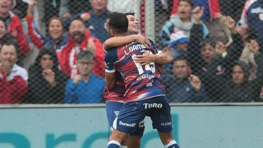 Unión venció a Central Córdoba y sigue en alza