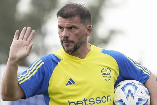 Alan Velasco, la novedad en el equipo que probó Herrón