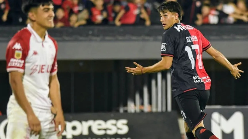 Newell`s venció a Huracán y sueña con los playoffs