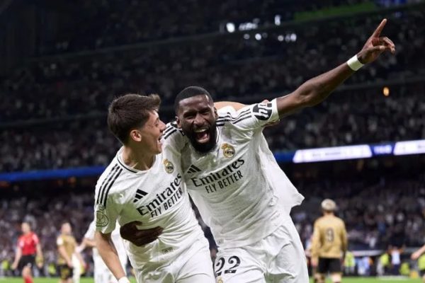 Copa del Rey: en un partido a puro gol, Real Madrid eliminó a Real Sociedad y se metió en la final