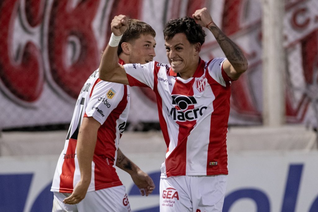 Instituto goleó a Deportivo Madryn y avanza en la Copa Argentina