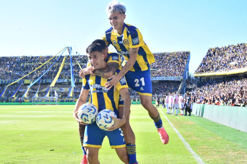 Sobre el final, Central venció a Vélez y quedó en la cima de la Zona B