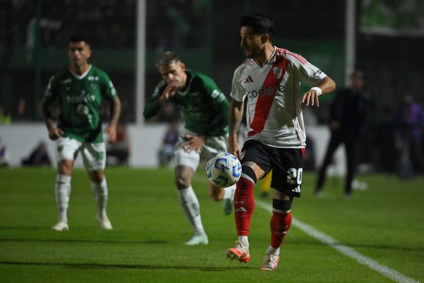 Con Armani como figura, River apenas empató ante Sarmiento
