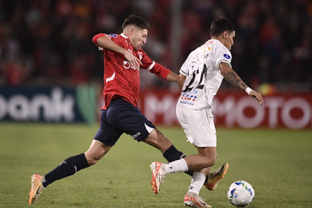 Con sufrimiento, Independiente venció a Boston River y se acomoda en el Grupo A