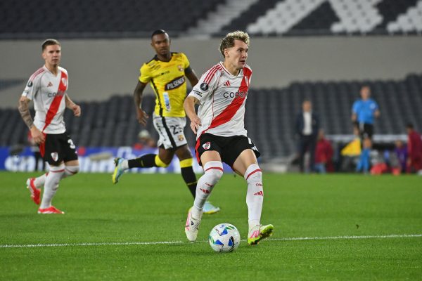 River no pudo con Contreras y quedó en cero ante Barcelona de Guayaquil
