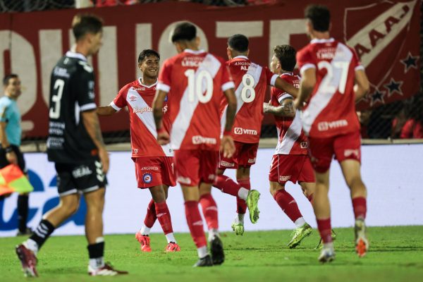 Argentinos goleó a Central Norte y se metió en los 16avos de final de la Copa Argentina