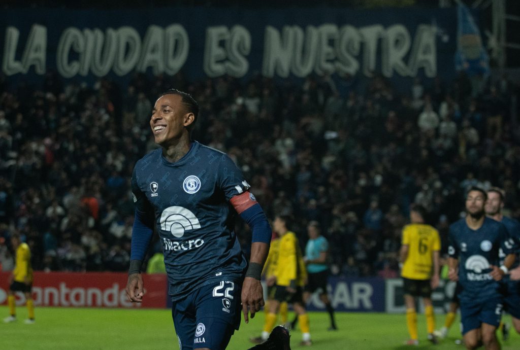 Independiente Rivadavia venció a Aldosivi y sueña con la clasificación