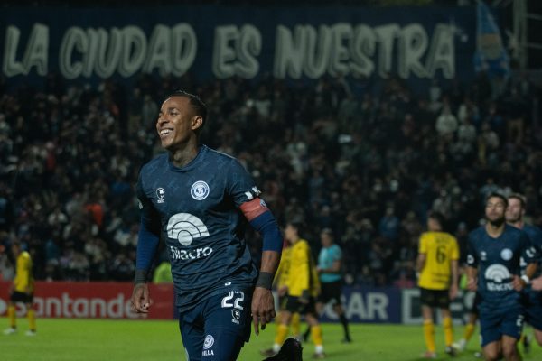 Independiente Rivadavia venció a Aldosivi y sueña con la clasificación