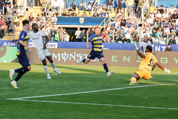 Serie A: Inter no pudo ante Parma y Napoli se ilusiona
