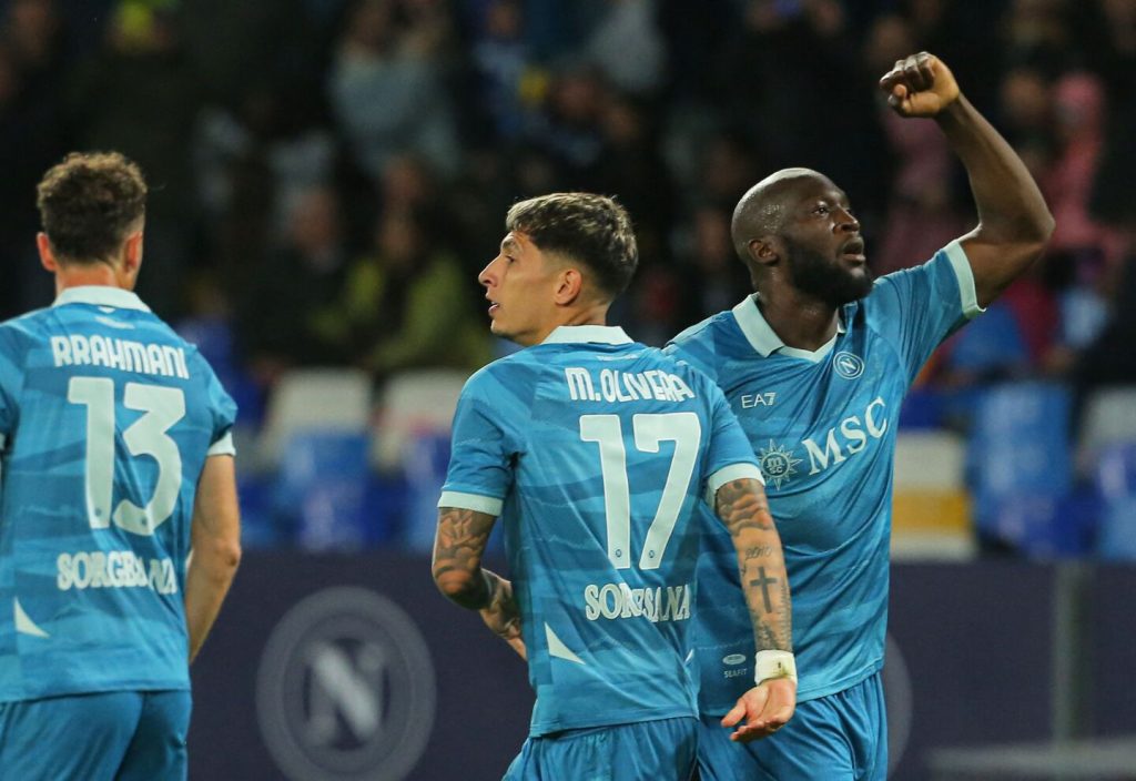 Napoli goleó a Empoli y no le pierde pisada a Inter