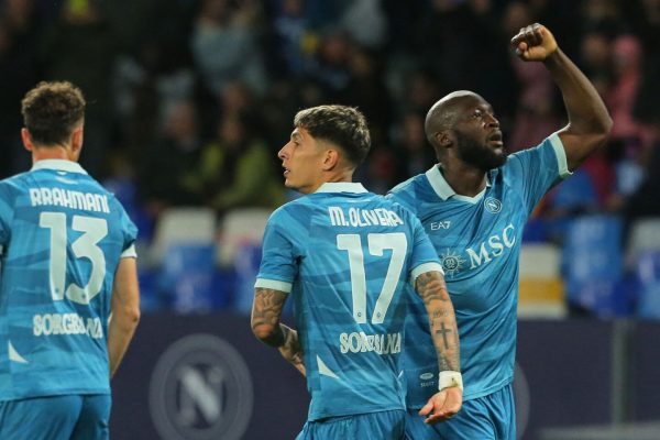 Napoli goleó a Empoli y no le pierde pisada a Inter