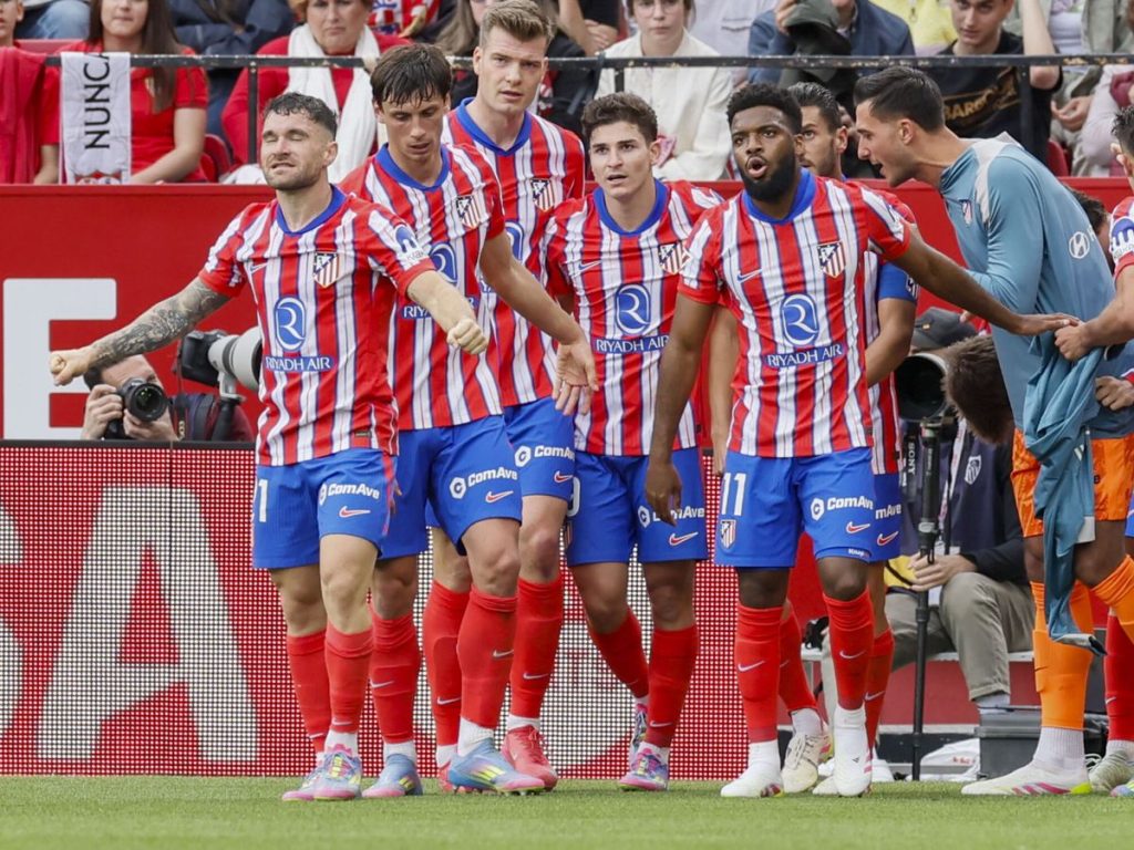 Atlético de Madrid derrotó a Sevilla y no se baja de la pelea por el titulo