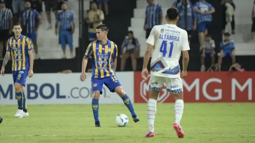 Godoy Cruz piso fuerte en Paraguay y quedó a un paso de los octavos de final