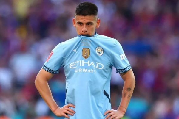 Los elogios de Guardiola a Echeverri tras su debut oficial en el City