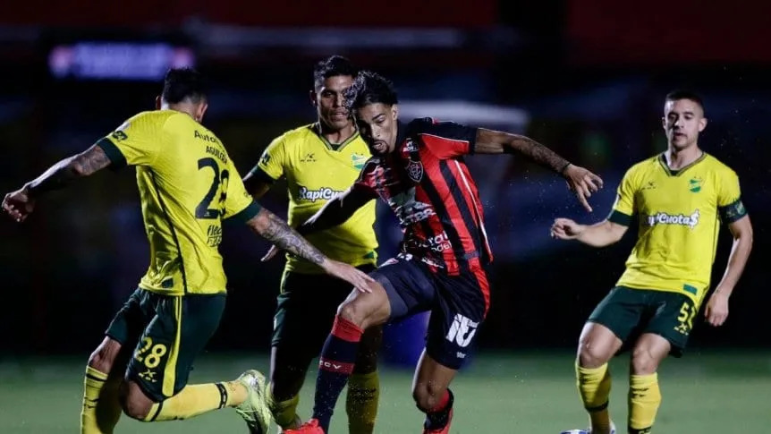 Defensa y Justicia rescató un empate en Brasil y todavía sueña