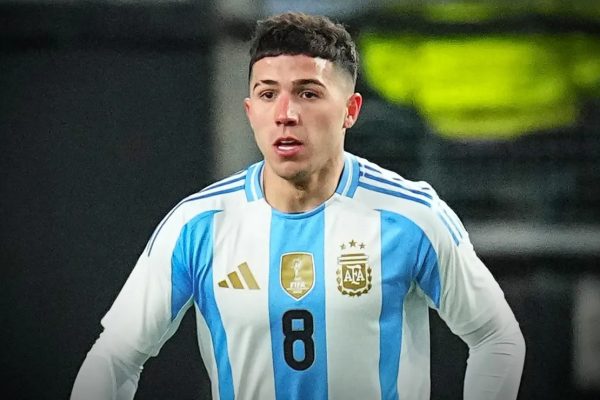 Enzo Fernández llegó para sumarse a la Selección y habló del regreso de Di María a Central