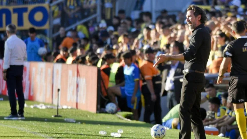 Eduardo Domínguez y un posible llamado de Boca: “Los números que no conozco no los atiendo”