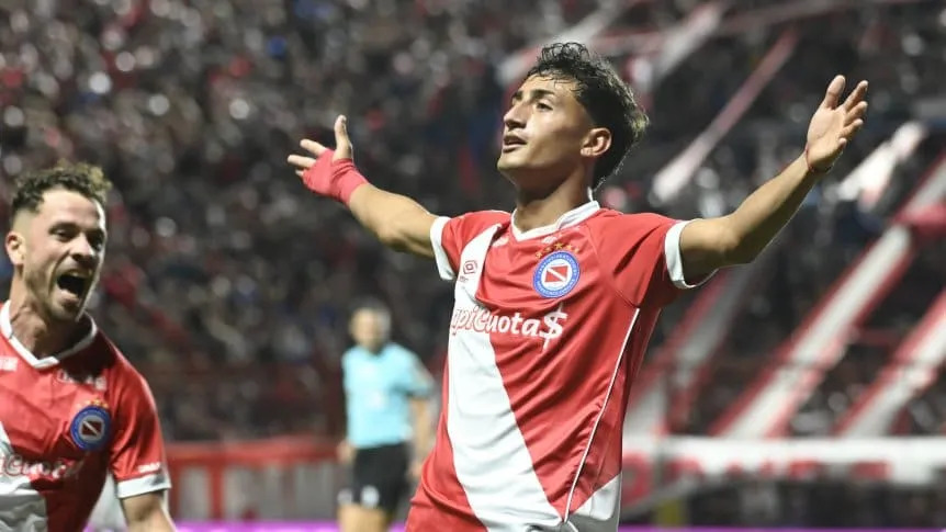 Argentinos quiere ratificar su condición de candidato ante San Lorenzo