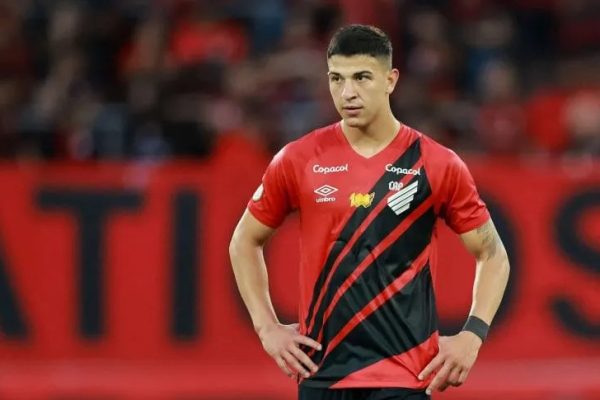 Lucas Esquivel, el primer nombre que pidió Gallardo para reforzar el equipo