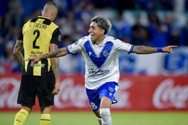 En un duelo clave por el primer puesto, Vélez visita a Peñarol