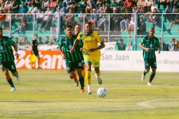En un duelo clave pensando en la permanencia, Aldosivi goleó a San Martín