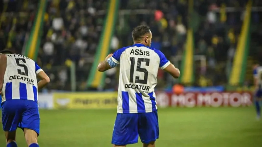 Defensa y Justicia perdió frente a Cerro Largo y quedo afuera de la Sudamericana