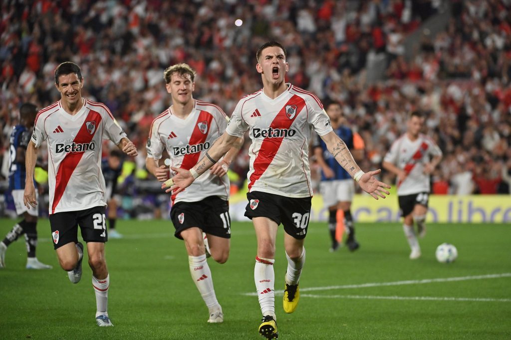 River goleó a Independiente del Valle, se clasificó a octavos de final y se aseguró el primer puesto
