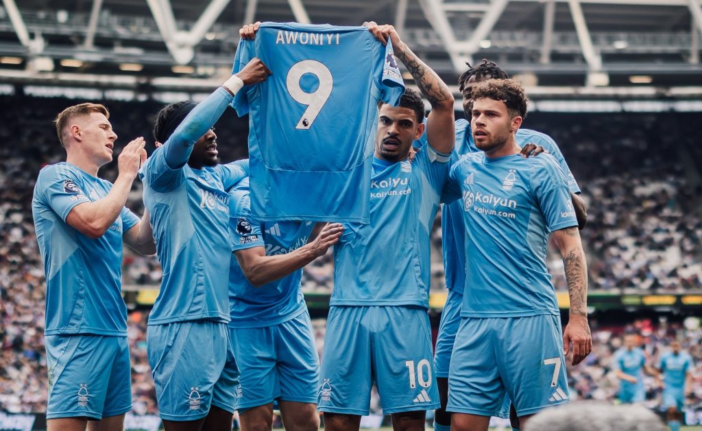 Nottingham Forest le ganó al West Ham y sigue soñando con la Champions