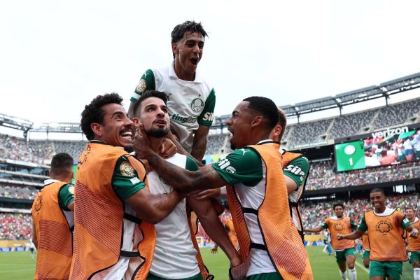 Palmeiras venció a Al Ahly y quedó a un paso de la clasificación