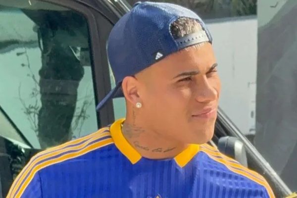 Ayrton Costa se sumó al plantel: “Somos Boca, somos muy grandes, no nos olvidemos de eso”