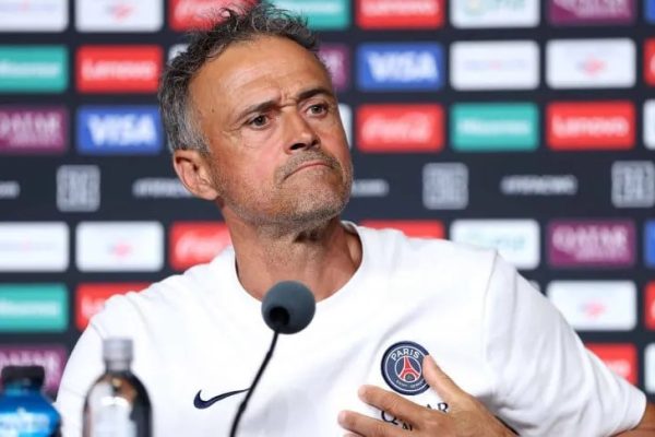 Luis Enrique: “No me imagino una cancha de la NBA con agujeros”