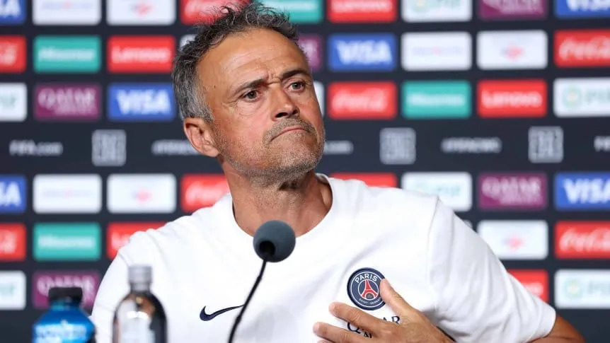 Luis Enrique: “No me imagino una cancha de la NBA con agujeros”