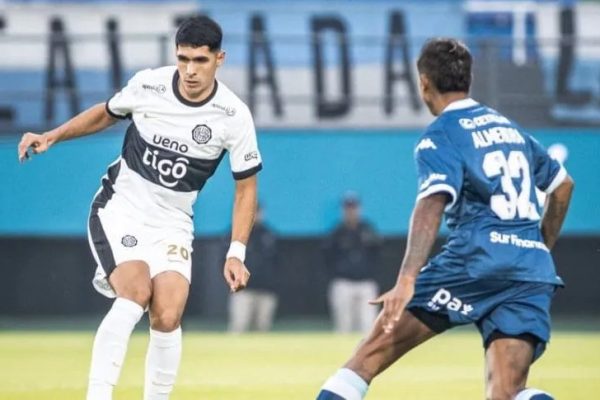 Con un rato de Maxi Salas, Racing goleó a Olimpia