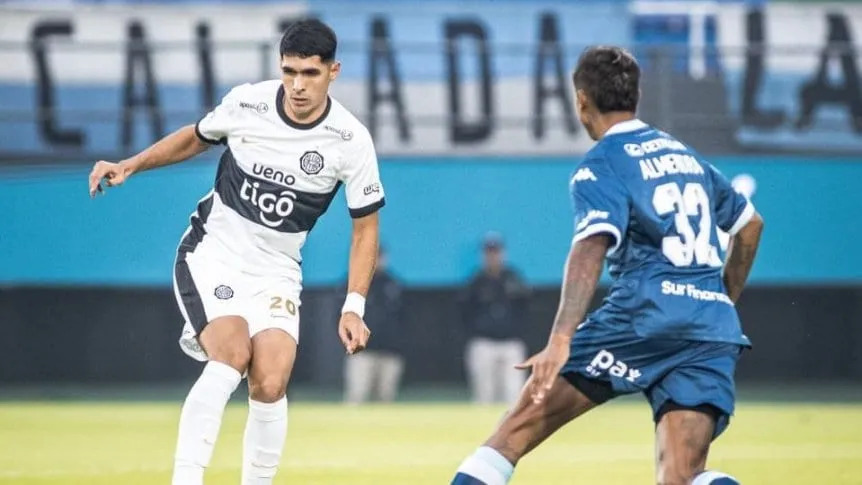 Con un rato de Maxi Salas, Racing goleó a Olimpia